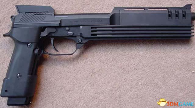 1《铁甲威龙/机械战警》里主角墨菲的专用配枪,原型出自ber 93r.