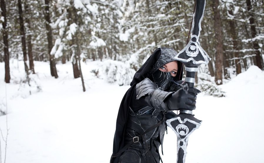 冰天雪地直到你膝盖中箭!加拿大美女模特cos《上古卷轴5》.