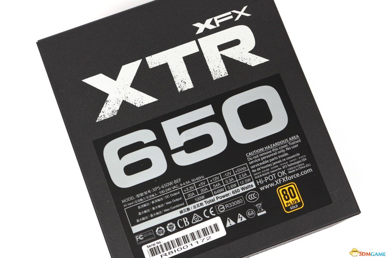 69 讯景xtr650全模组电源评测 电源表面为黑灰色磨砂喷漆,文字logo